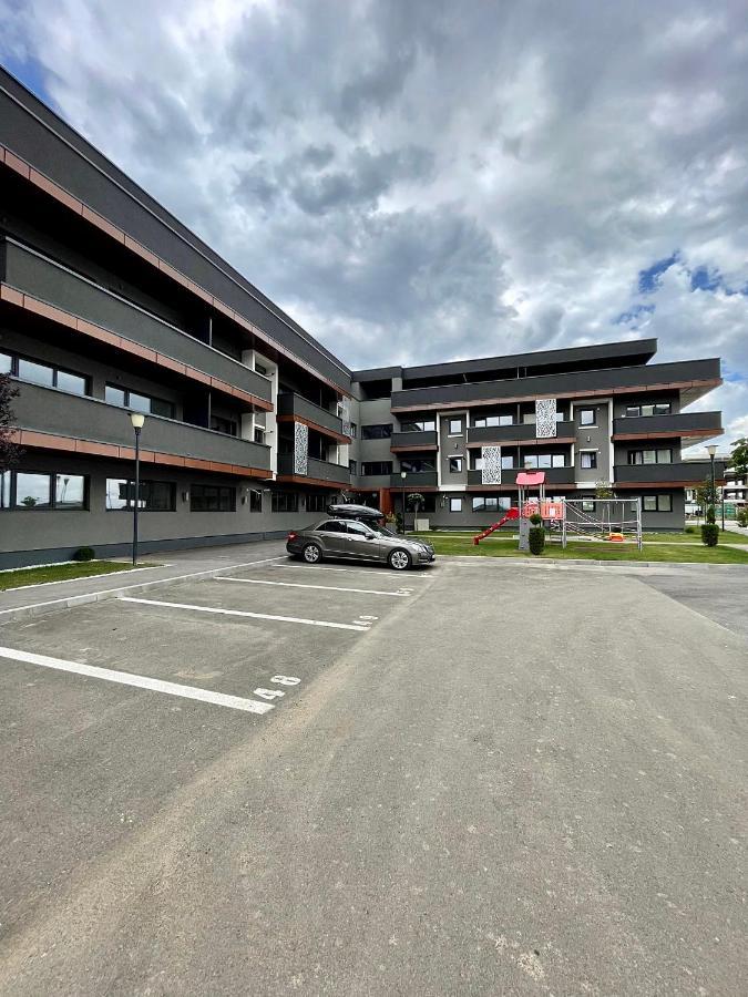 This Is Us Apartments Oradea Exteriör bild